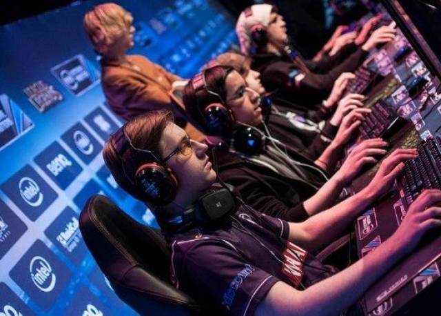 足以证明他 足以证明他