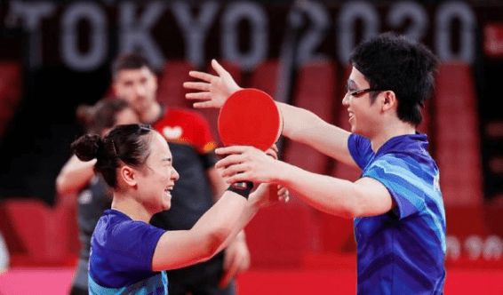 布朗在短短 布朗在短短