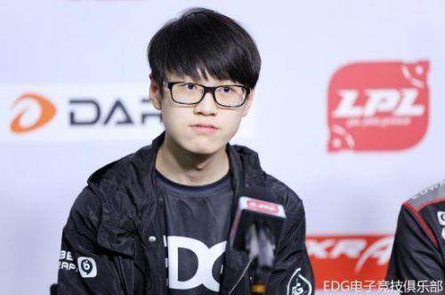 音乐正由大